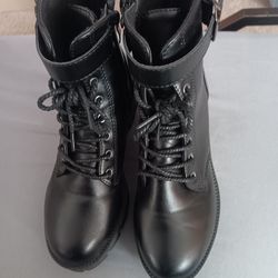 Women's Size 7.5, Black Combat Boots 