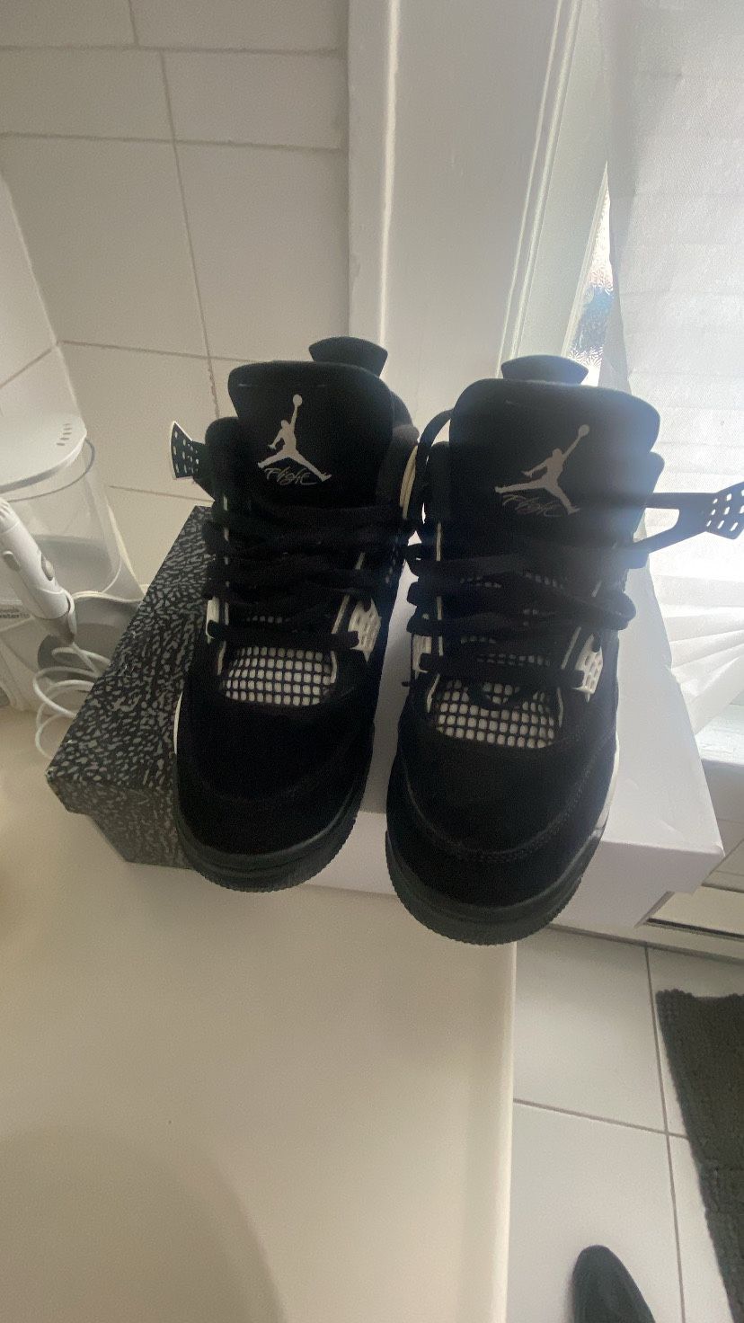 Air Jordan Retro 4s Sz 10.5