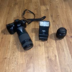 VTG Minolta Maxxum 3xi Camera With Additional Pieces