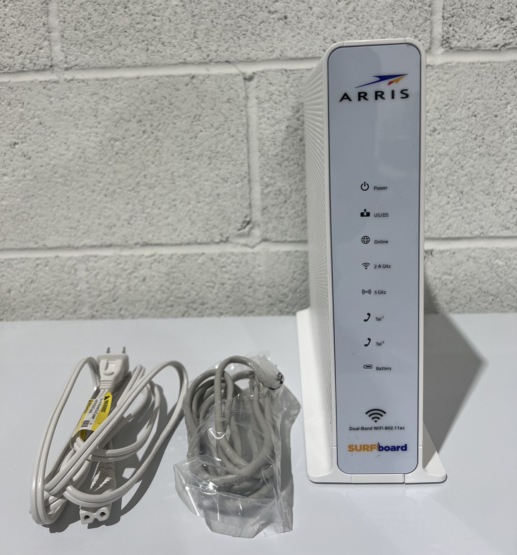ARRIS Surfboard (24x8) DOCSIS 3.0 Cable Modem / AC1750 Dual-Band Router / Xfinity Voice. Approved for Xfinity Comcast Only for Plans up to 600 Mbps