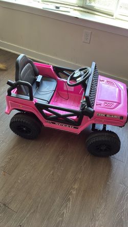 Barbie pink electric Jeep