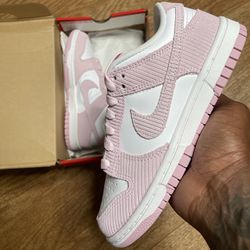 Nike Dunk ‘Pink Corduroy’ (Size 6w/4.5Y)