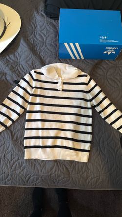 Boys Size 5 Sweatshirt