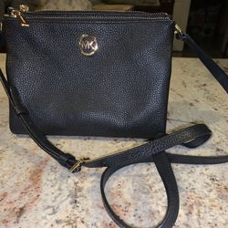 Michael Kors CrossBody!