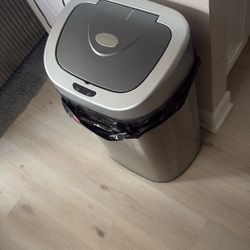 Automated Trashcan 