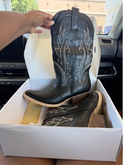 Cowgirl Boots SZ 8