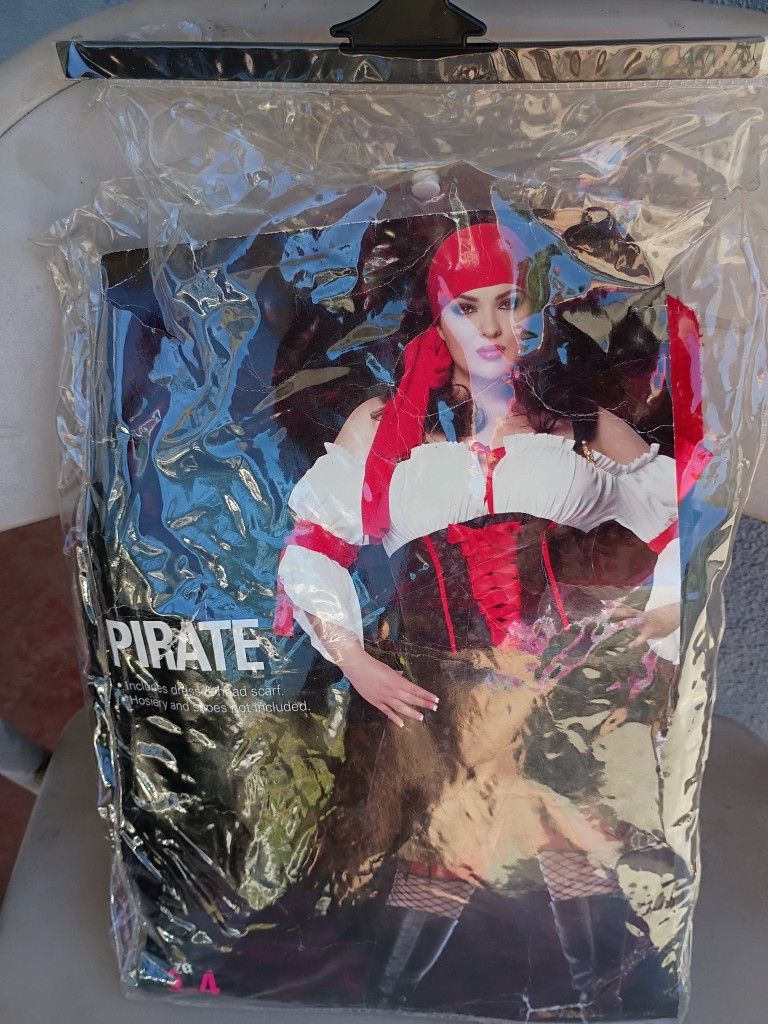 Plus Size Costume Pirate Woman 3X to 4X