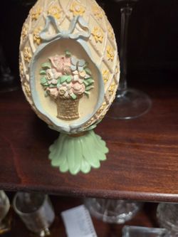 Egg figurine