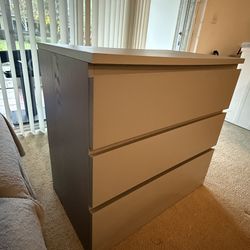 Chest of drawers (gray color)