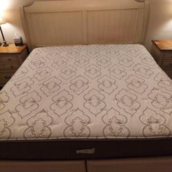 Englander King Size Mattress 2 Years old - Perfect