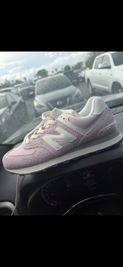 NEW BALANCE WOMEN 8 BRAND NEW
