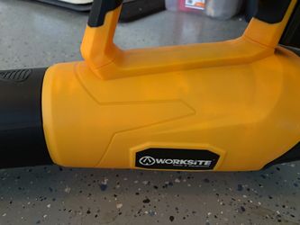 Leaf blower worksite