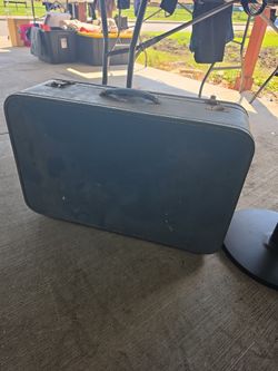 Vintage monarch? Suitcase