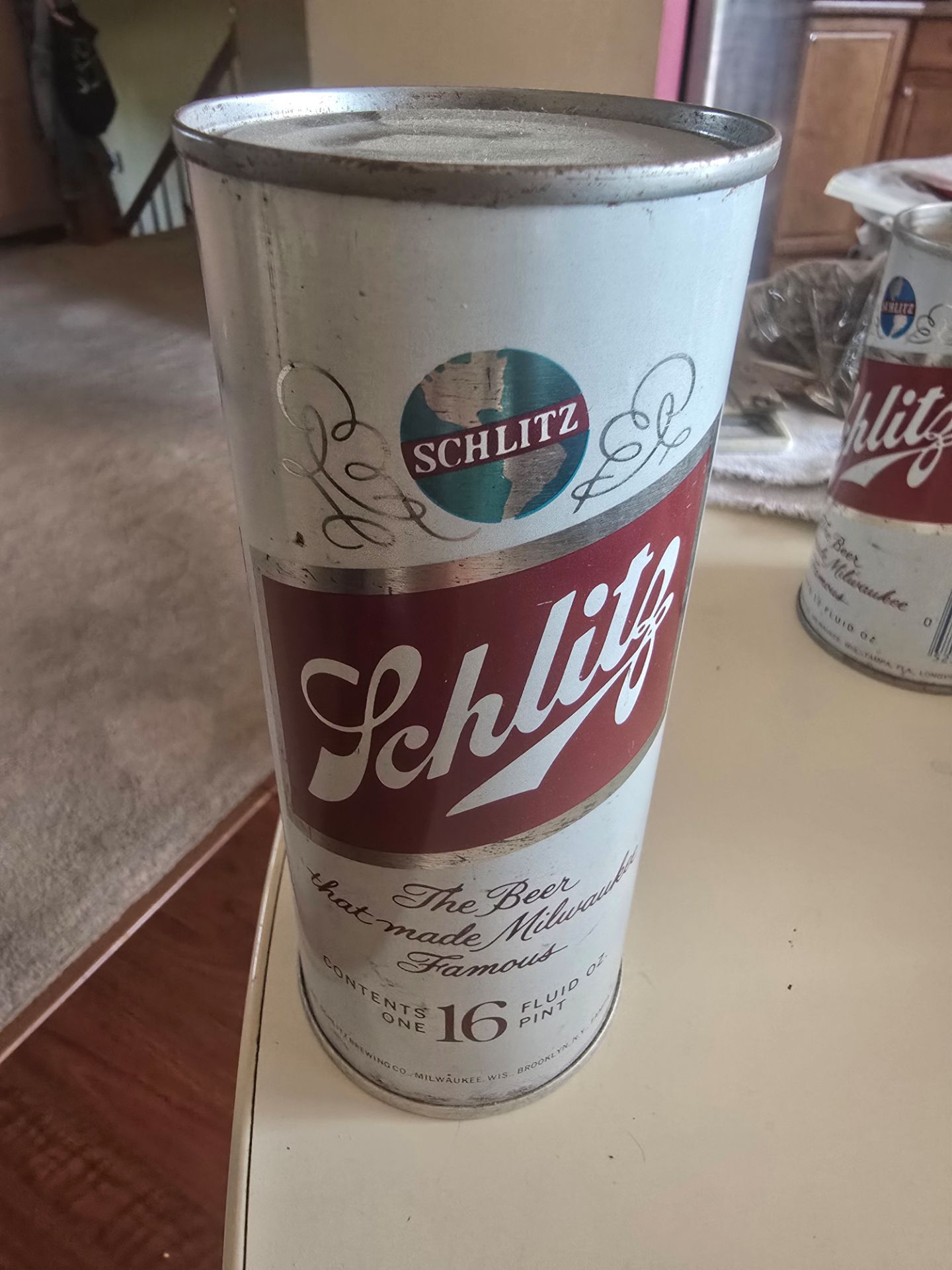 VINTAGE SCHLITZ BEER CAN 1973 PULL TAB ON BOTTOM