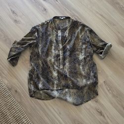 Snake print top