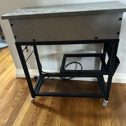 Lift-top End Table with Charging Station,  Side Table, Nightstand with Wheels 