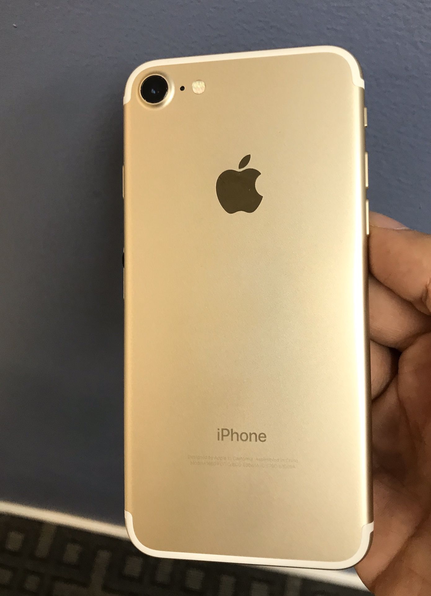 iPhone 7 128GB ゴールド Apple iPhone 7 - 128GB - Gold - Unlocked - Excellent