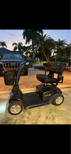 Pride 4-Wheel Electric Mobility Blue Scooter – Great Condition