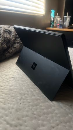 Microsoft Surface Pro 6 1796 Tablet i5-8350U 256GB SSD 8GB DDR3 BLACK C/See25