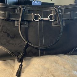 COACH BLACK HANDBAG 🌺 And Cover 