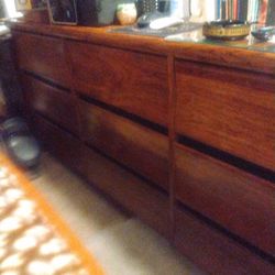 New Dresser & 2 Nightstands Set