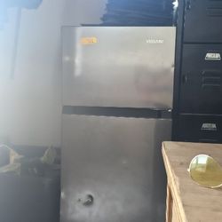 Refrigerator Mini (Minor Dent) 