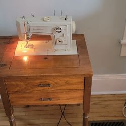 Kenmore Sewing Machine 30$