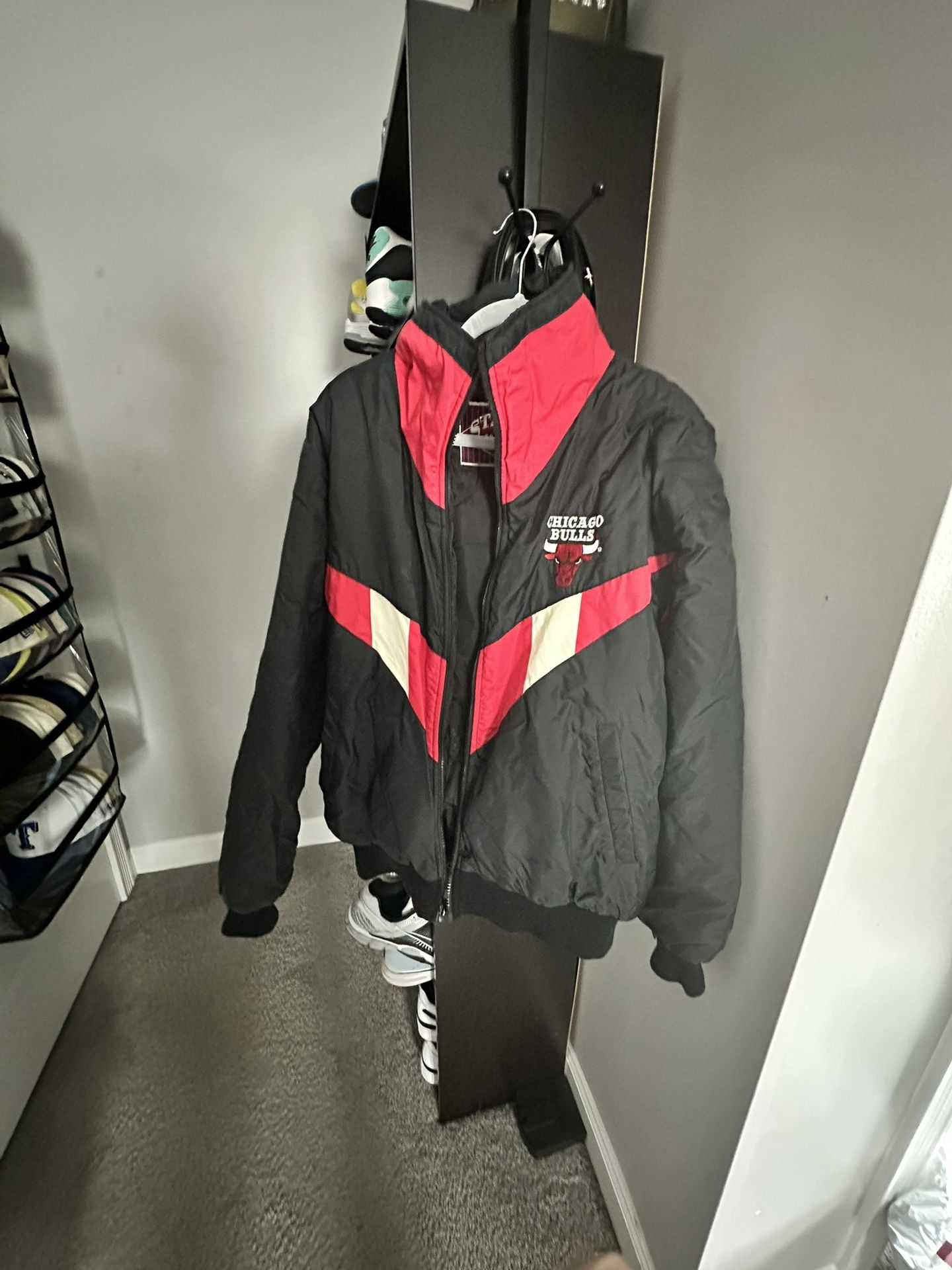 Vintage Bulls Windbreaker Size Xxl