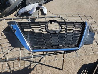 Nissan Sentra Grille Oem
