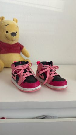 Girls shoes
