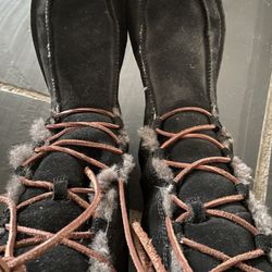 UGG Used Once Original Price 240