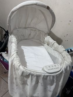 Baby Bassinet A Little Dirty But Hardly Used 