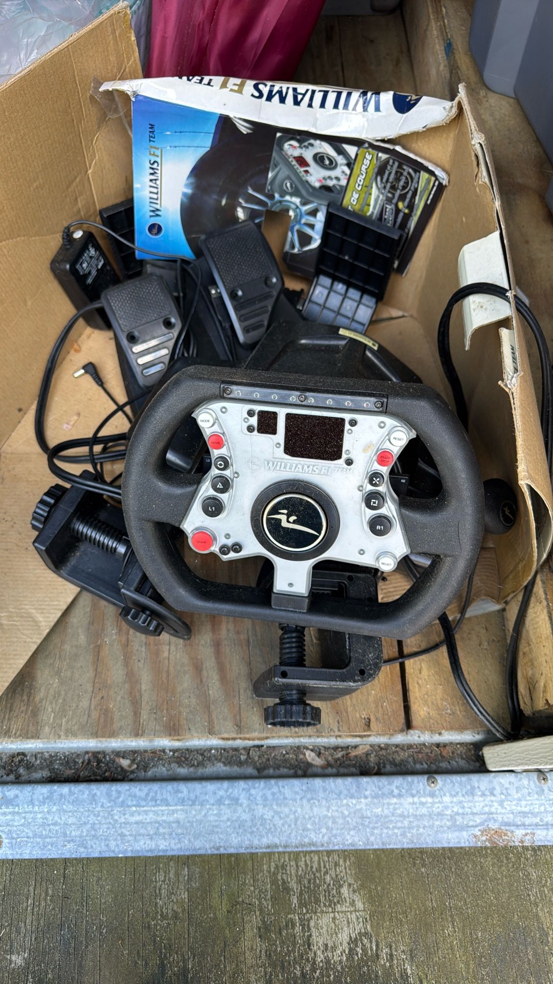Game steering wheel