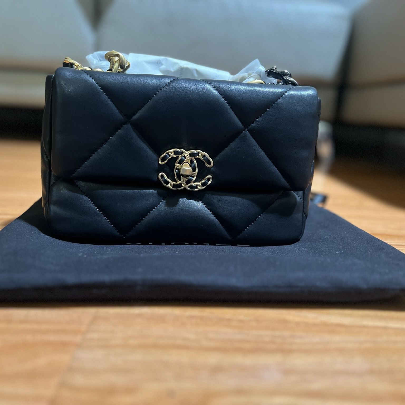 Chanel 19 Black Lambskin Large Crossbody Bag for Sale in Florence, KY -  OfferUp