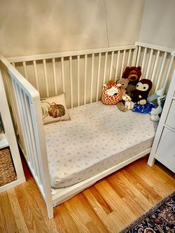 Crib Frame and Mattress - White
