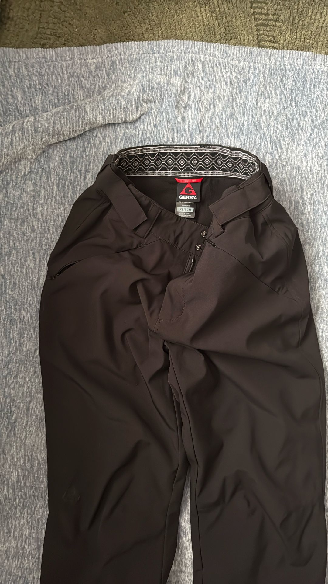 Women’s Xtra Small Snow Pants