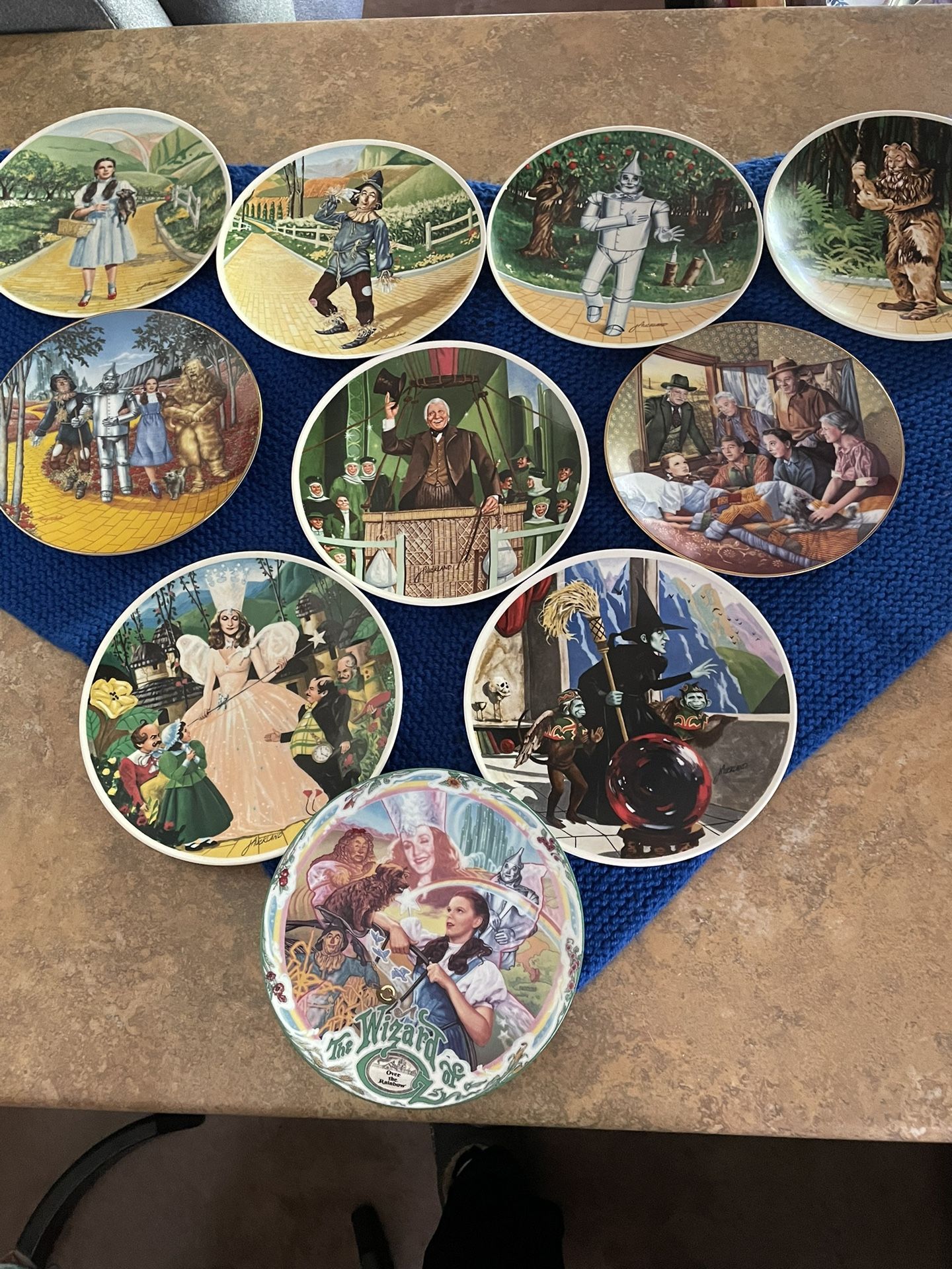 Wizard of oz outlet collector plates