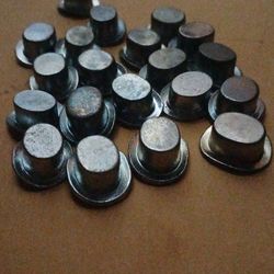 19 Monopoly Top Hats