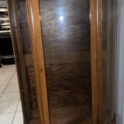Curio cabinet, solid wood vintage rounded 3-shelf glass cabinet w/light, lock & key- see description