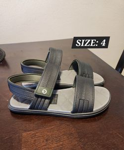 KIDS SANDALS