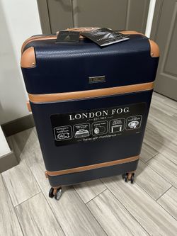 London Fog Vintage Spinner Suitcase 28 Inch Navy