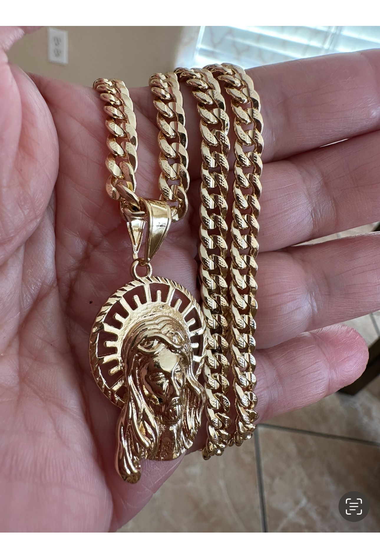 Cuban Chain In Gold Filled With Jesus Pendant
