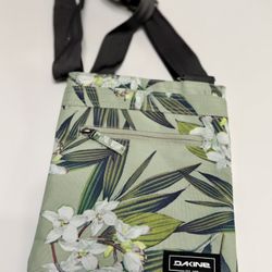 Dakine JIVE Crossbody 8” x 9.5”
