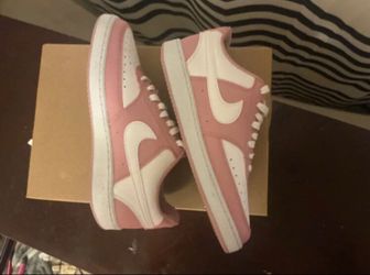 nikes size 8 in woman