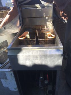 commercial deep fryer