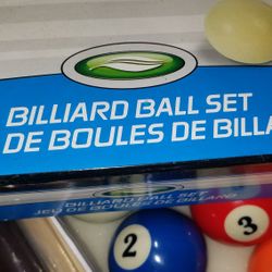 Billiard Ball Set & 2 Cues