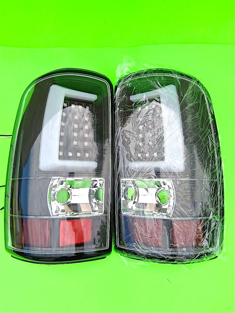 2000-2006 CHEVY TAHOE/SUBURBAN/GMC YUKON/YUKON XL/YUKON DENALI LED TAIL LIGHTS LUCES TRASERAS CALAVERAS MICAS 