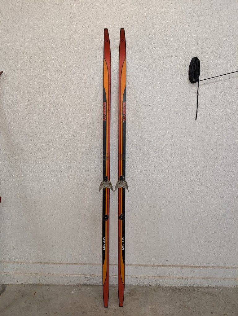 Vintage Cross-Country Skis – EDSBYN MT 161 (200cm)