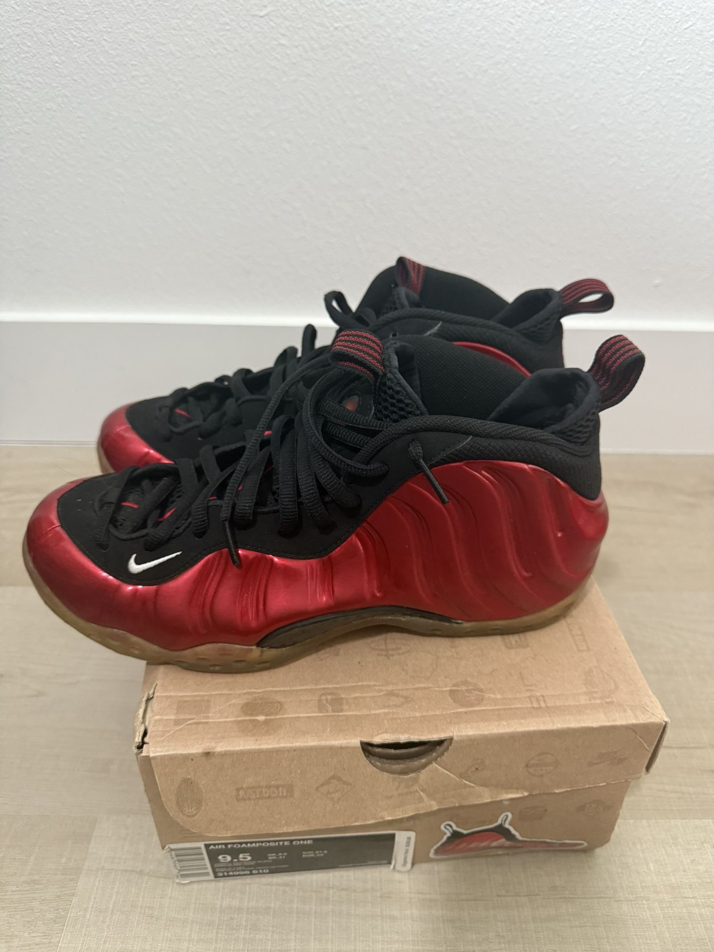 Nike Air Foamposite One Metallic Red 2017 Sz 9.5