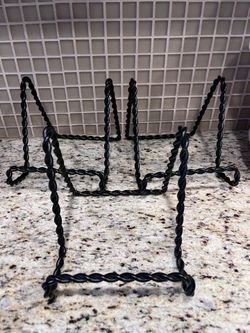 In San Marcos - 3 Tripar twisted display stands